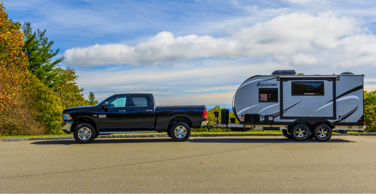 practice-how-to-safely-tow-a-travel-trailer-01-2022