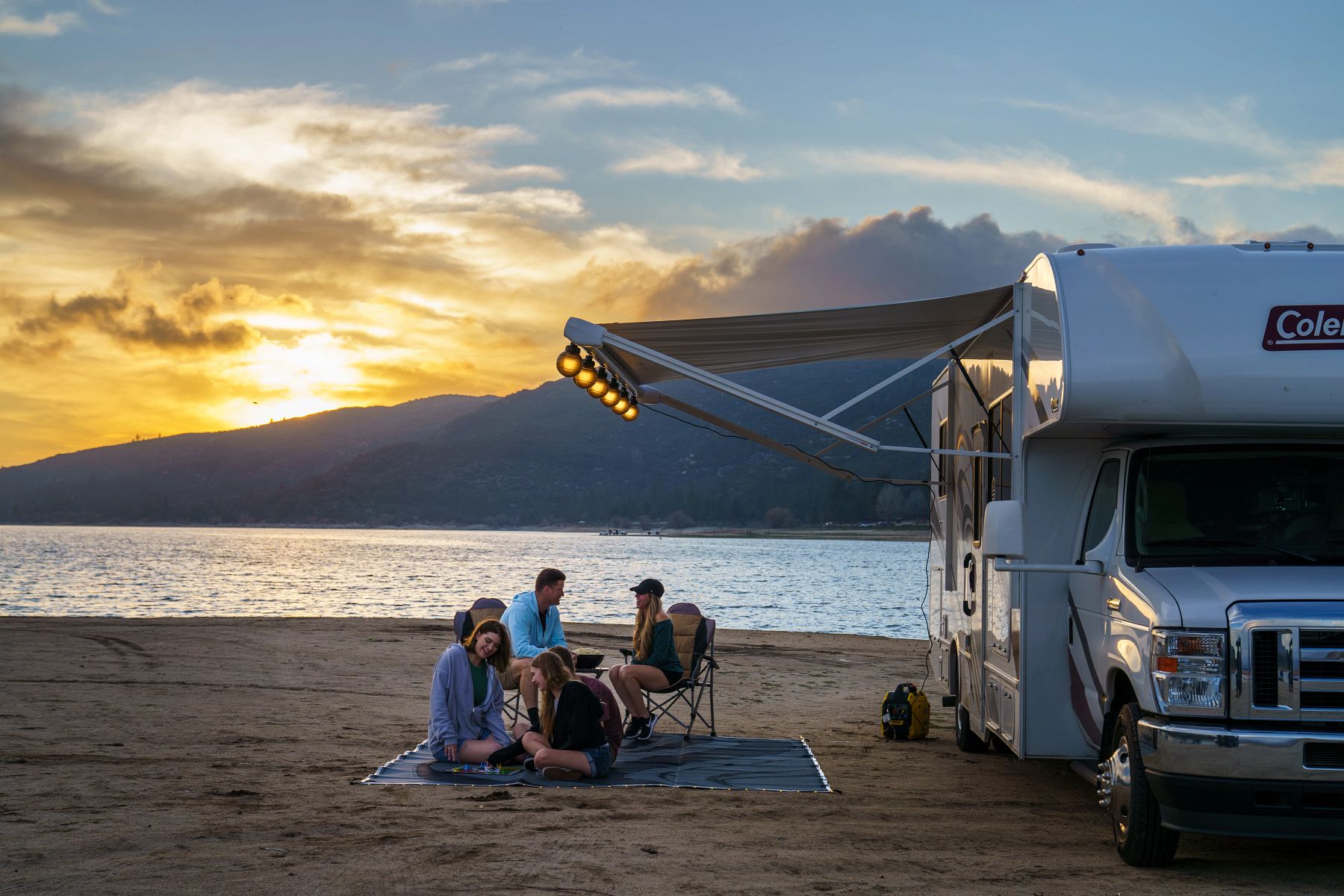 Class C Motorhomes That Sleep Up to 8 People Camping World